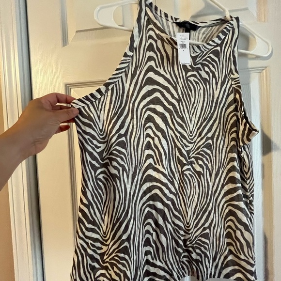 NWOT-Banana Republic - Picture 4 of 5